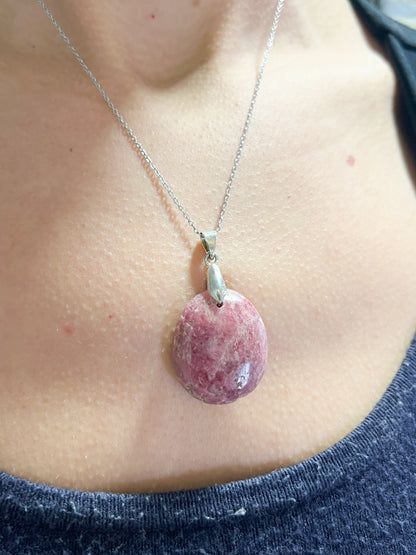 Collier en Rhodochrosite & Acier Inoxydable Argenté – Amour et Protection du Cœur