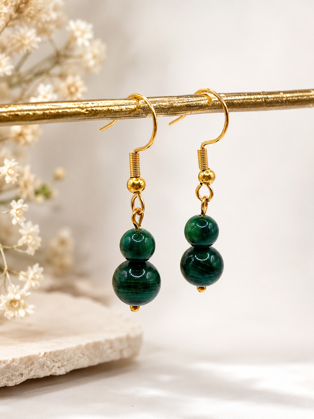 Boucles d'Oreilles Malachite Femme – Pierre Naturelle 8 mm & Acier Inoxydable Doré