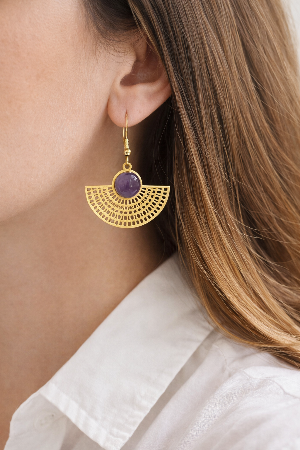 Boucles d’oreilles doré inoxydable & améthyste – élégance et protection