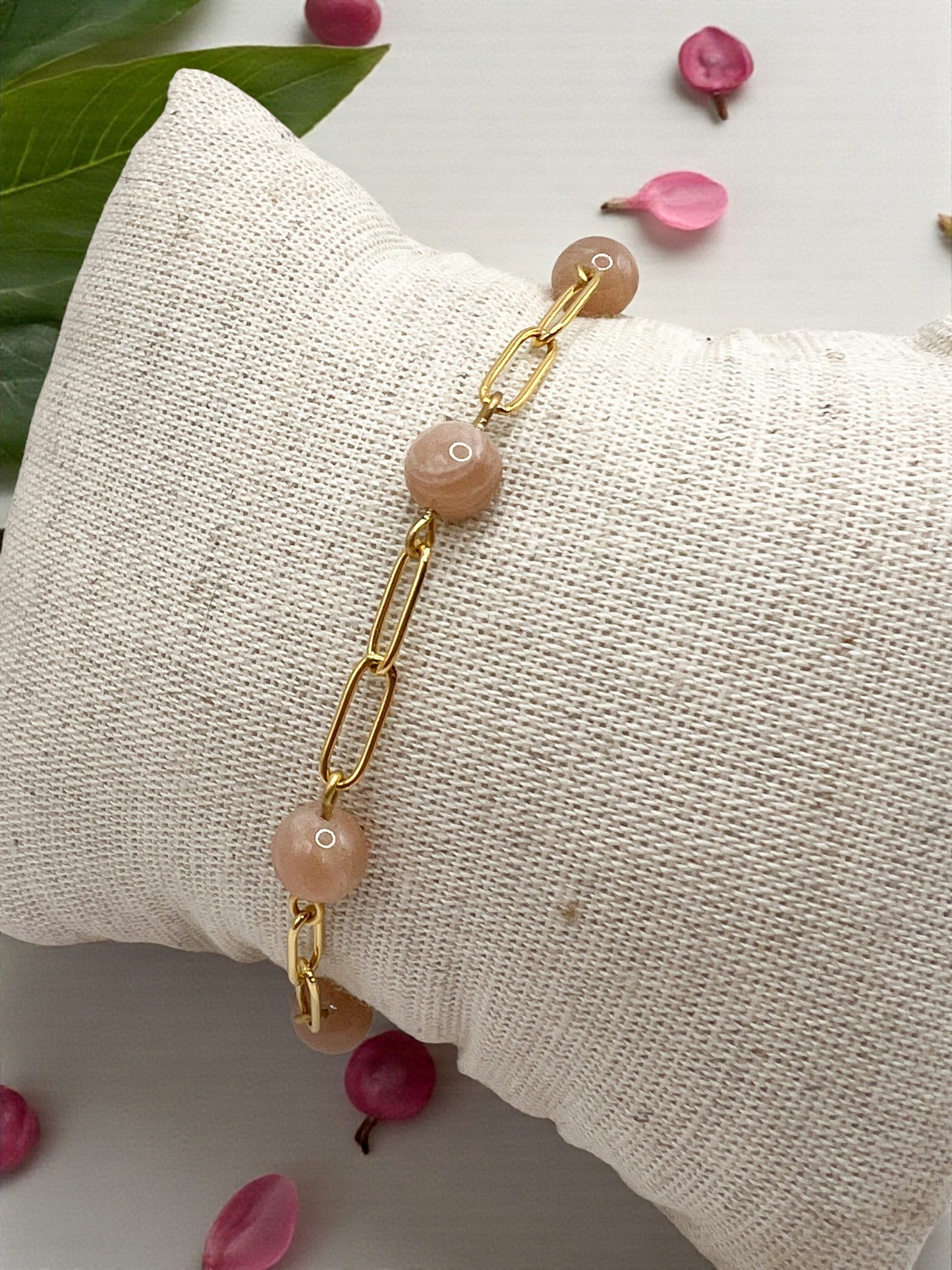 Bracelet Pierre de Soleil & Acier Doré – Vitalité, Confiance & Énergie Positive