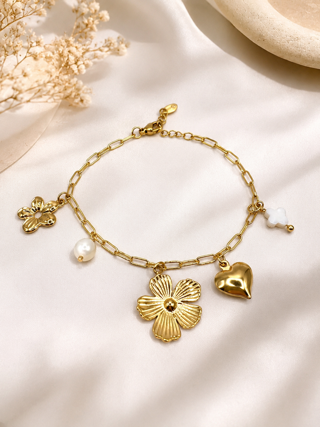 Bracelet Fleur Femme – Perle de Nacre & Acier Inoxydable Doré | Bracelet Élégant en Pierre Naturelle