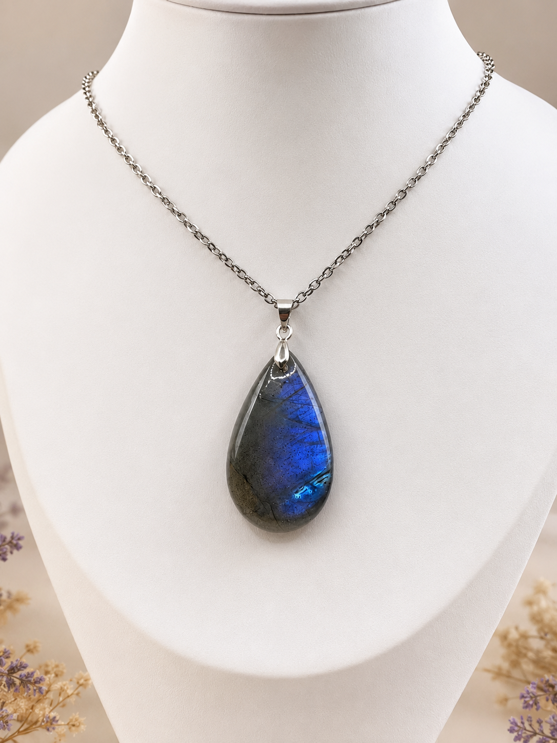 Collier Labradorite Femme – Pierre Naturelle de Protection – Pendentif Labradorite Bleue – Bijou Énergétique Anti Stress – Collier Argent Élégant