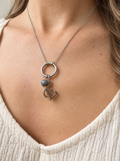 Collier personnalisé lettre et tourmaline rose acier inoxydable argenté