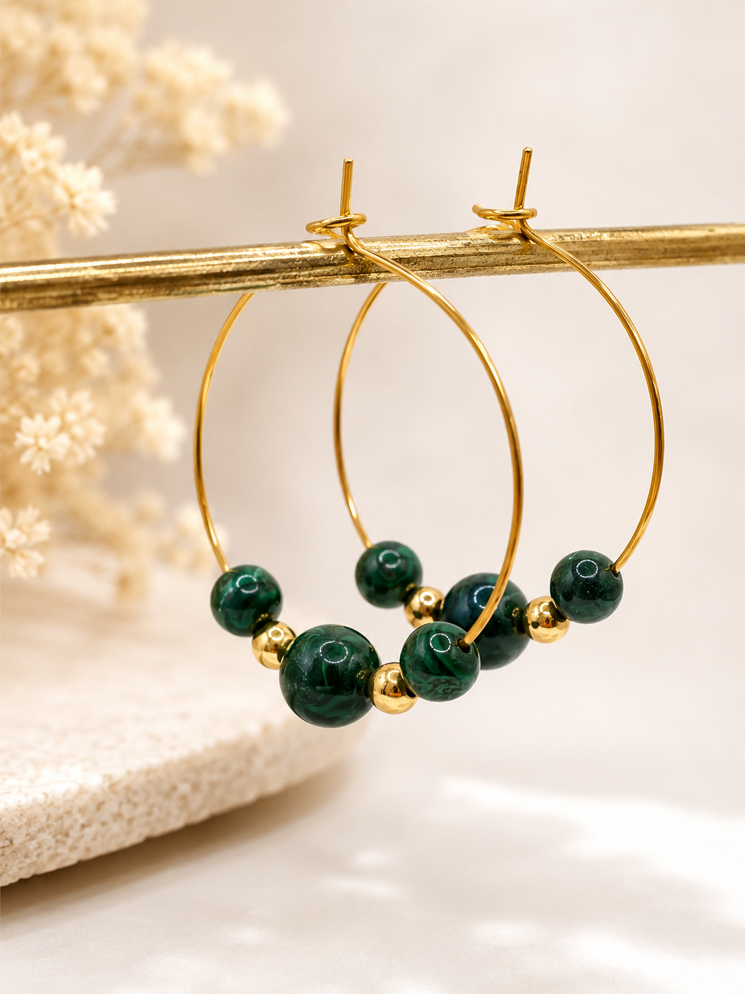 Créoles Malachite Femme – Pierre Naturelle & Acier Inoxydable Doré