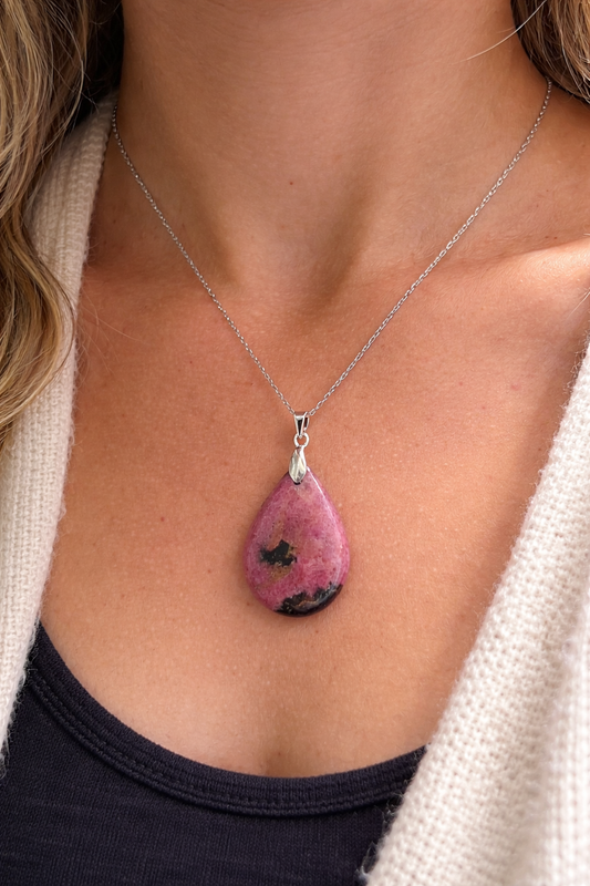 Collier en Thulite Rose – Pierre Naturelle de Confiance & Douceur Féminine