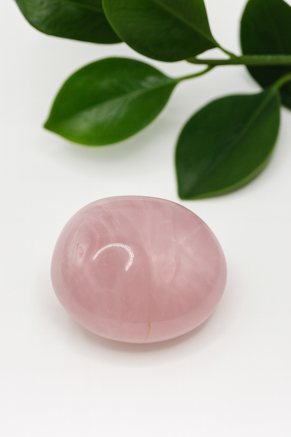 Pierre Roulée en Quartz Rose – Amour, Douceur & Guérison Émotionnelle