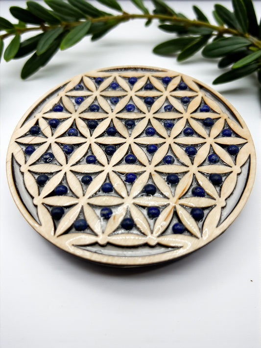 Fleur de Vie en Bois Sacré avec Lapis Lazuli – Lithothérapie & Énergie Vitale