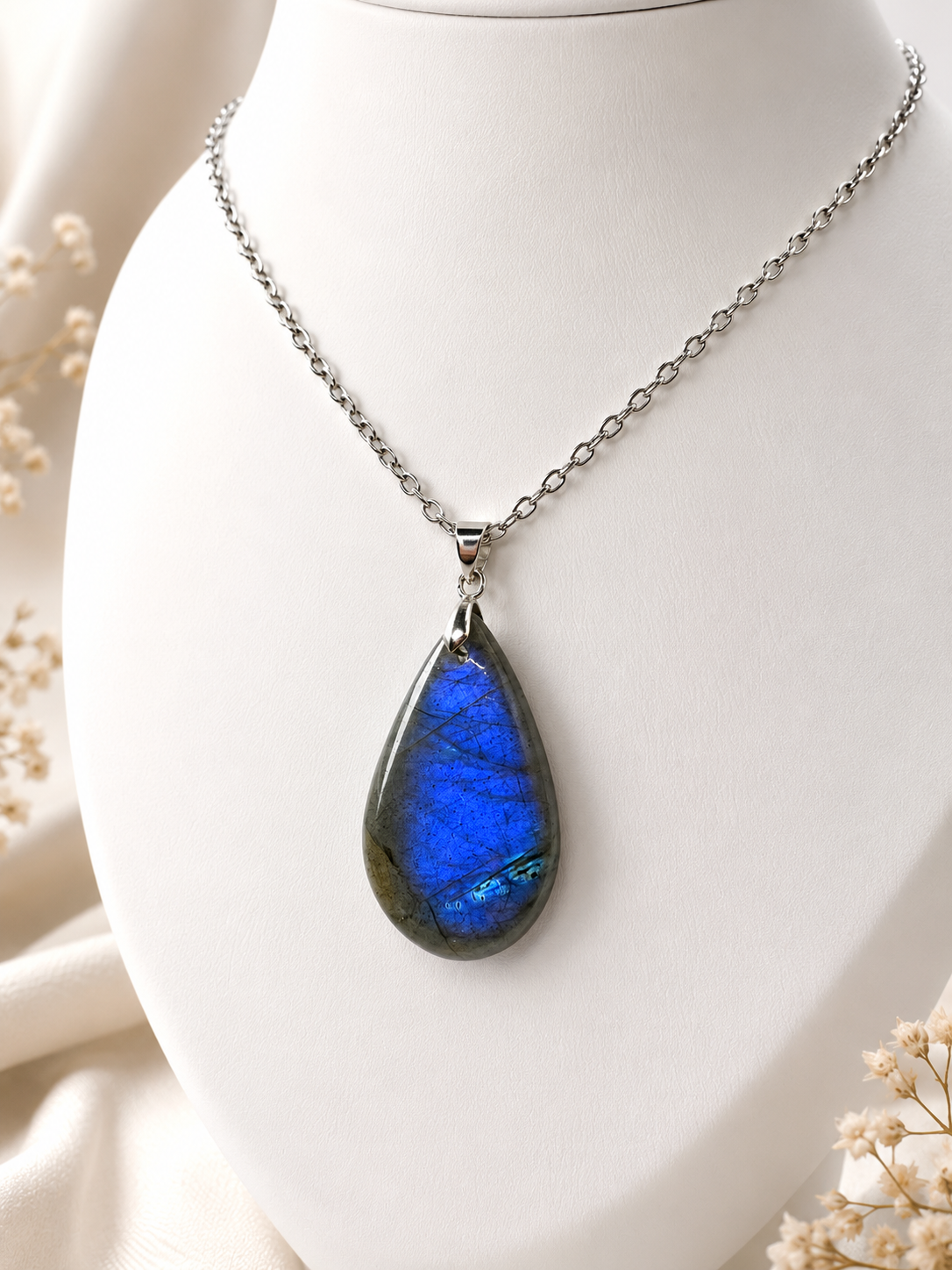 Collier Labradorite Femme – Pierre Naturelle de Protection – Pendentif Labradorite Bleue – Bijou Énergétique Anti Stress – Collier Argent Élégant
