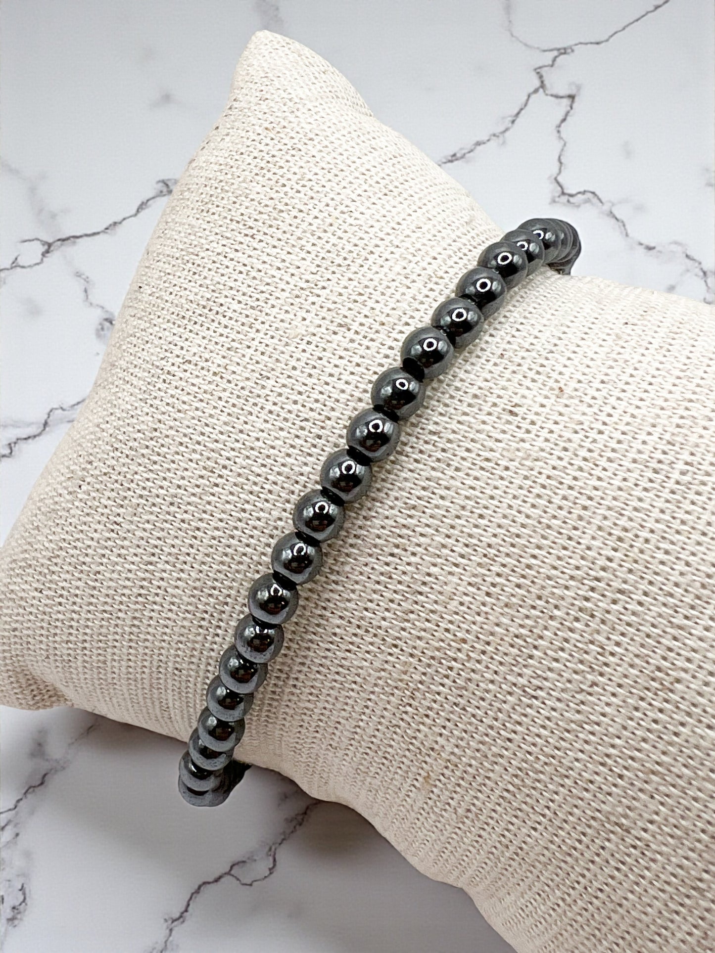 Bracelet Hématite 4 mm – Pierre Naturelle Anti-Stress & Stabilité Émotionnelle